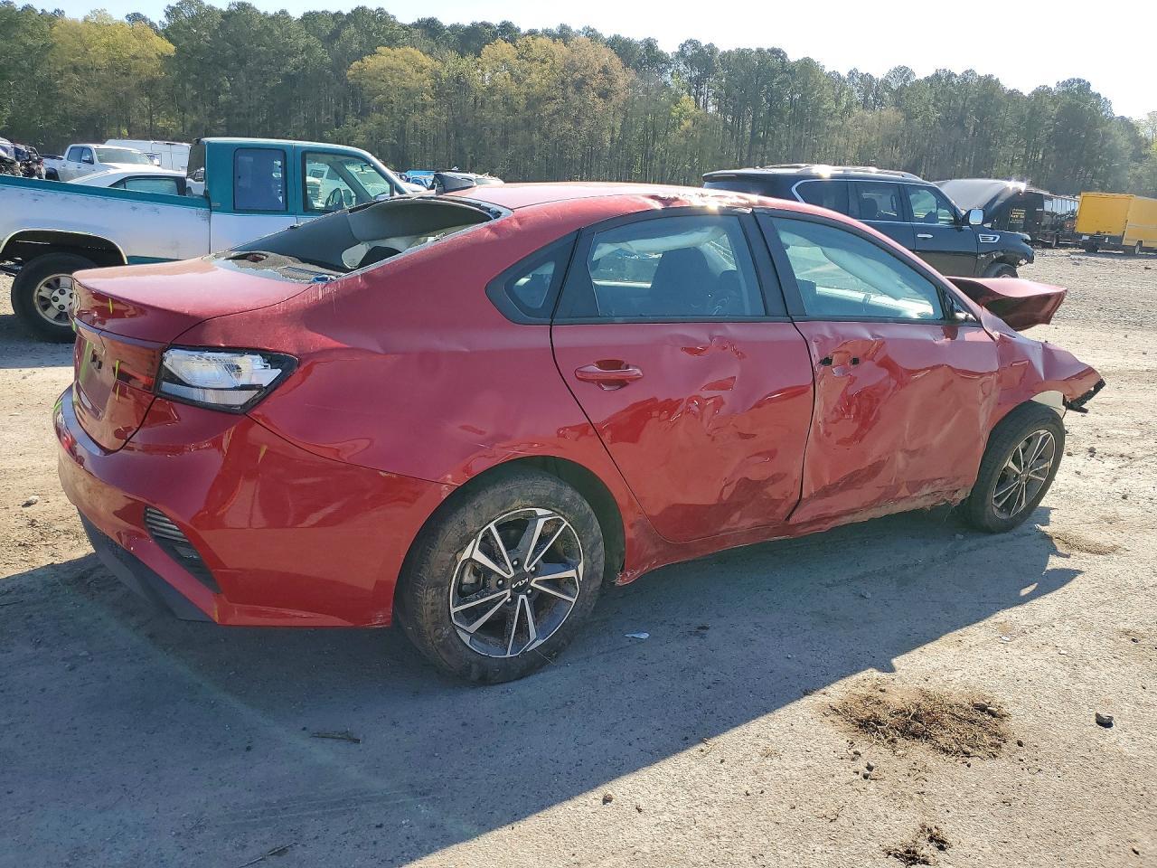 2022 Kia Forte - Фото 3