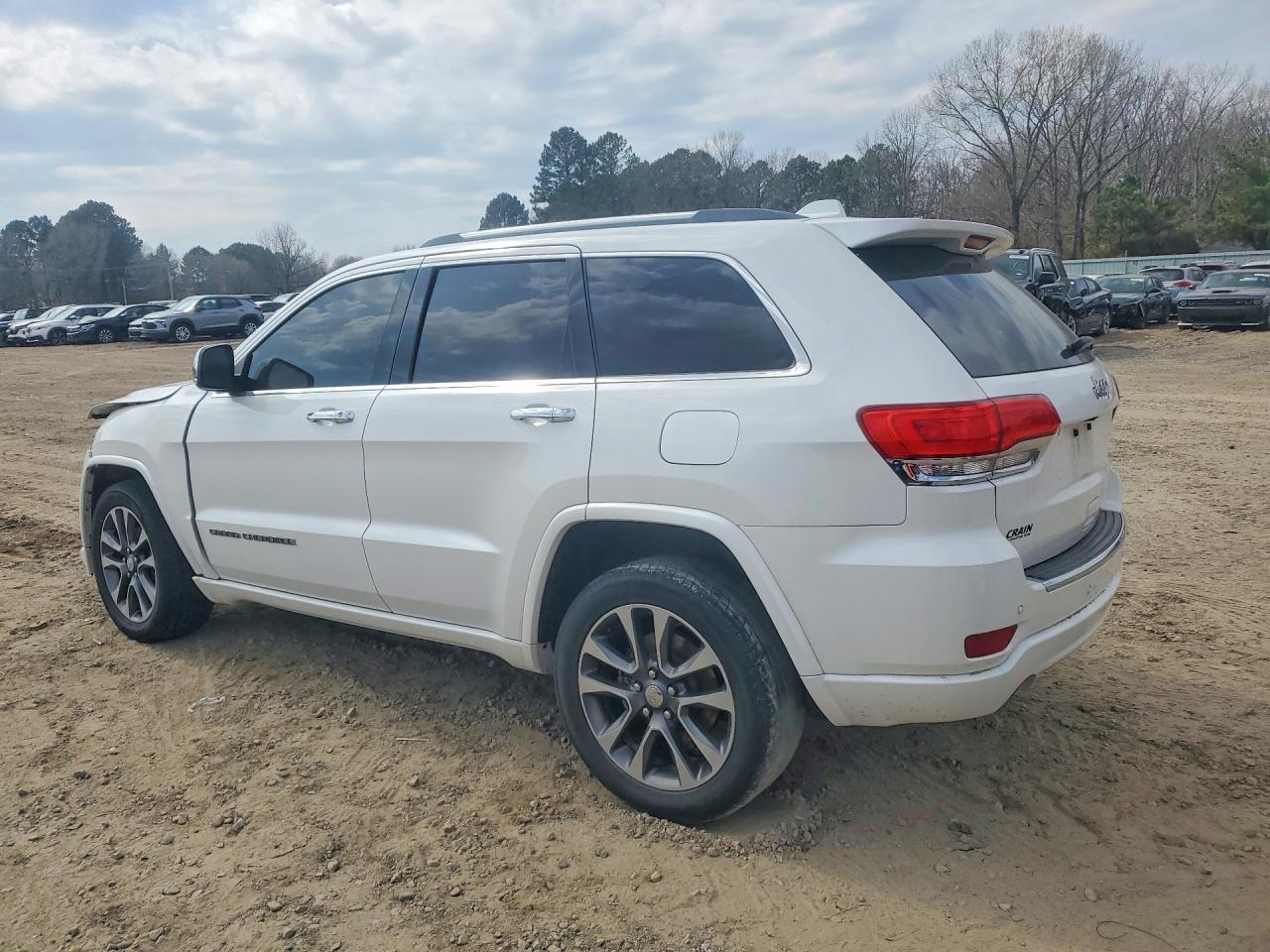 2017 Jeep Grand Cherokee Overland - Фото 2