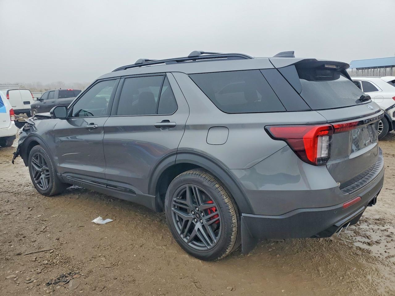 2025 Ford Explorer St - Фото 2
