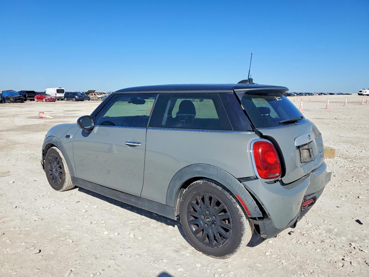 2015 Mini Cooper - Image 2