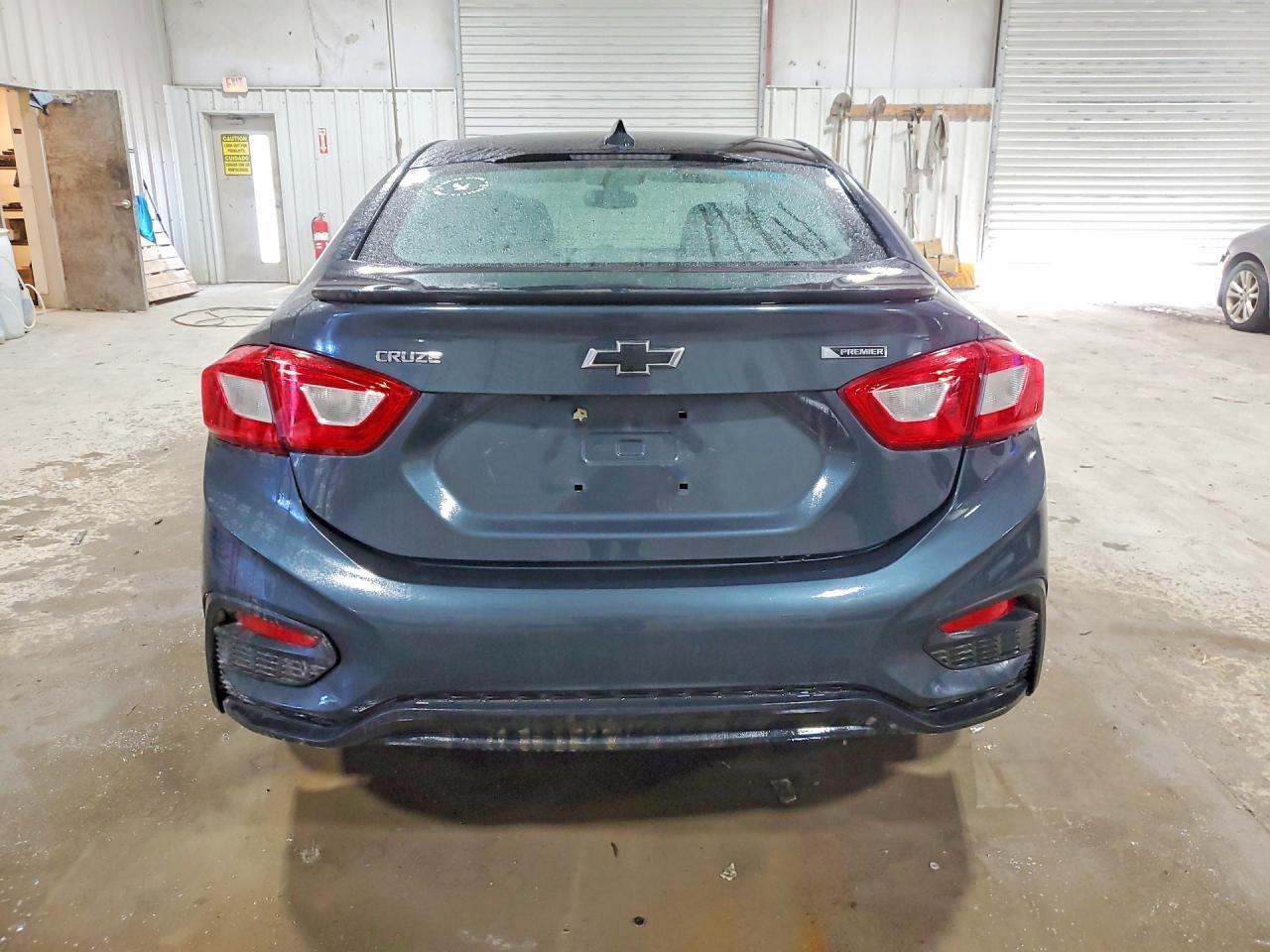 2017 Chevrolet Cruze Premier - Image 6