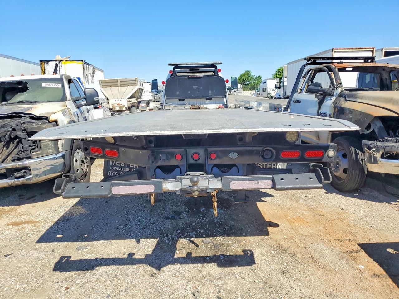 2015 Ford F650 Super Duty Rollback Truck - Фото 6