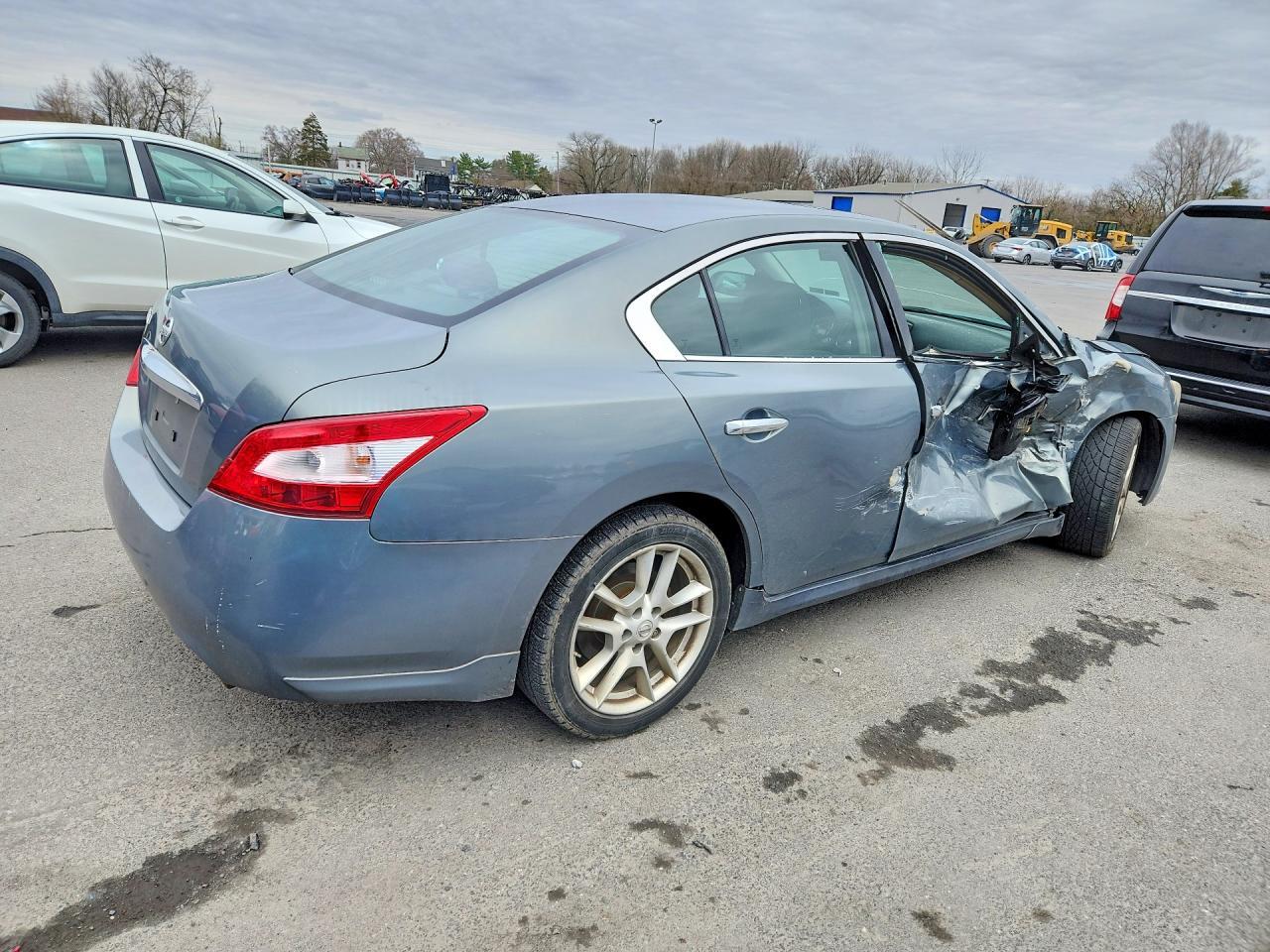2011 Nissan Maxima 3.5 S - Фото 3