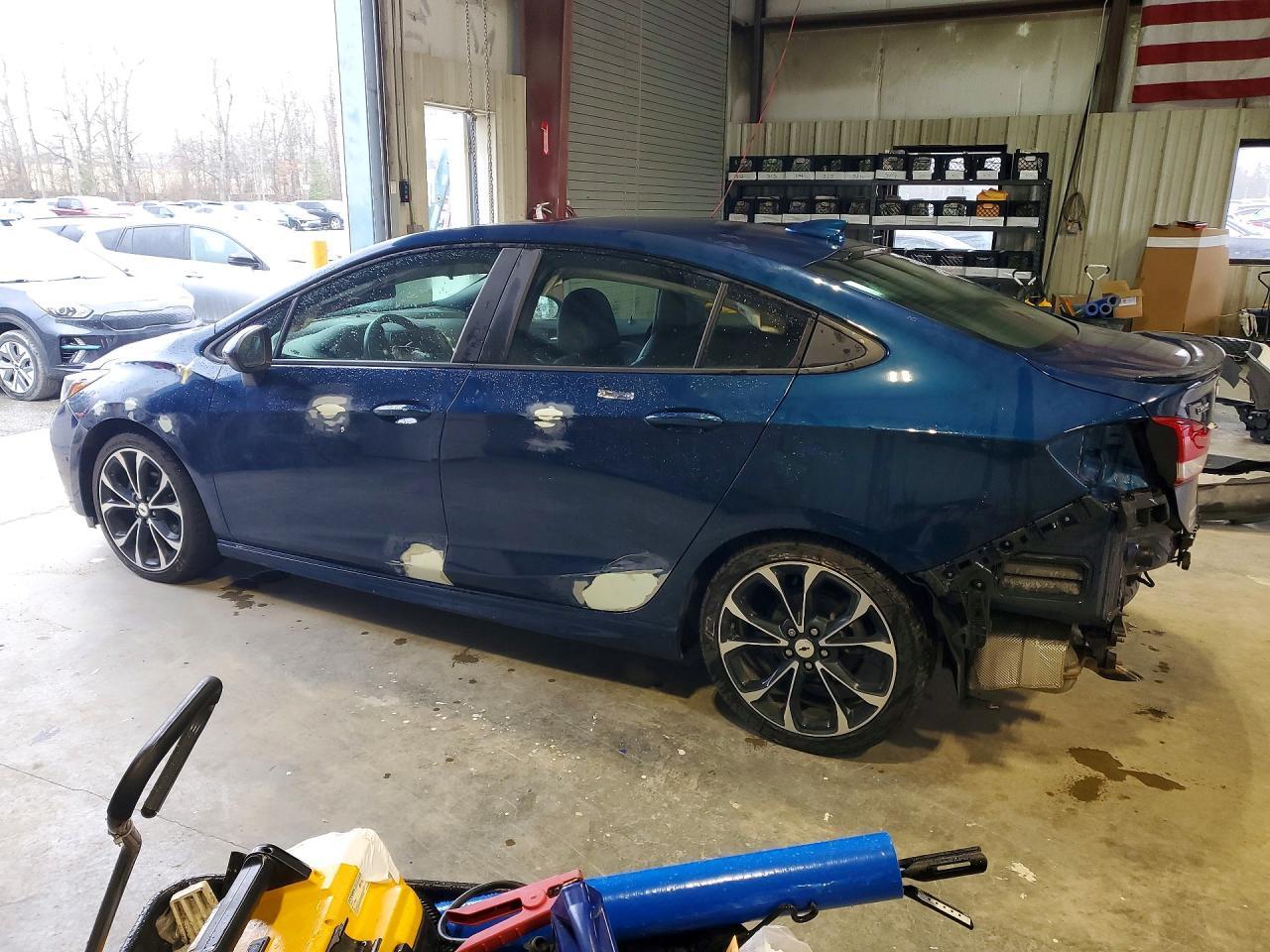 2019 Chevrolet Cruze Premier - Image 2