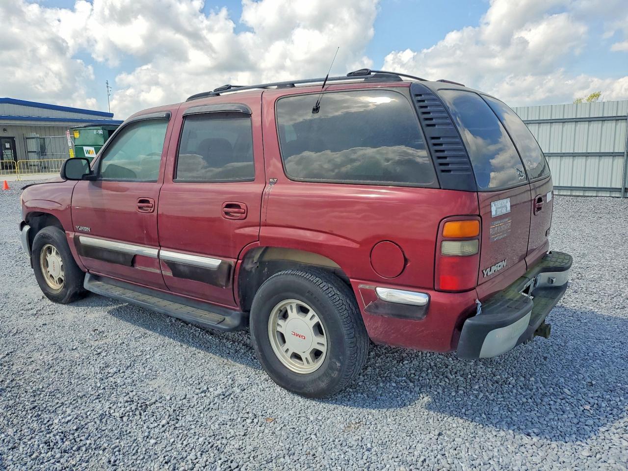 2001 GMC Yukon - Image 2