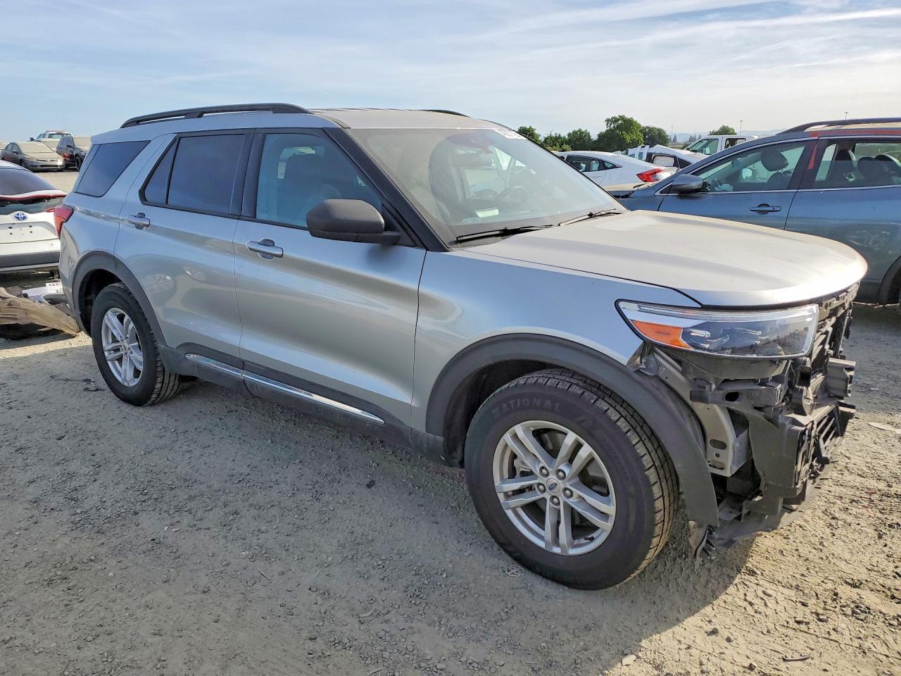 2020 Ford Explorer Xlt - Image 4