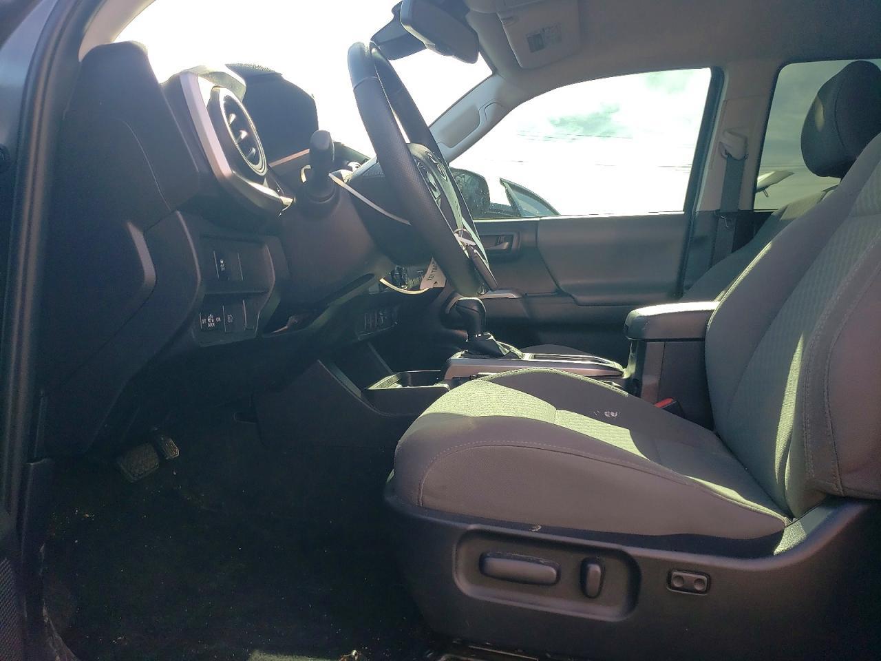 2023 Toyota Tacoma Double Cab - Image 7