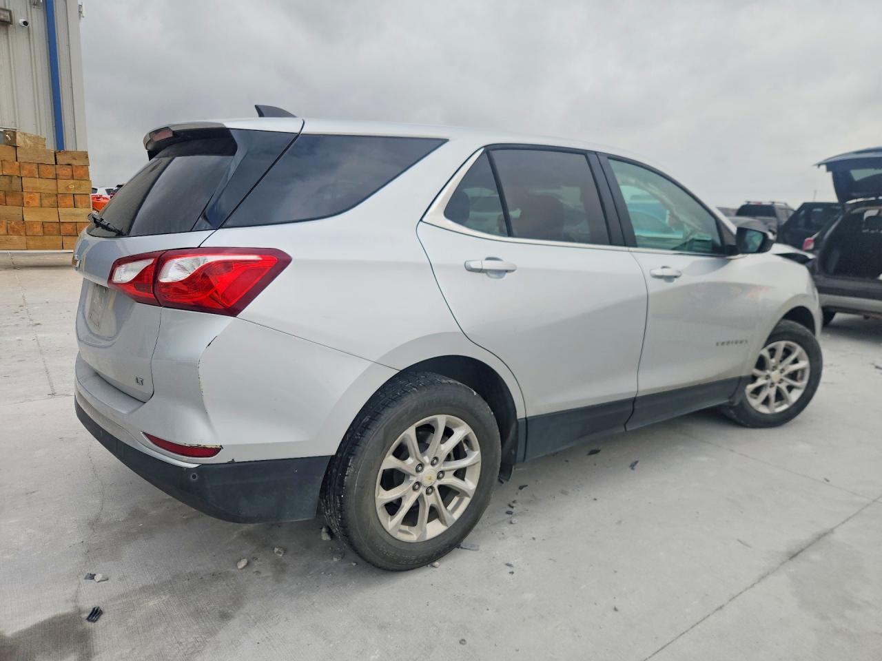2020 Chevrolet Equinox Lt - Image 3