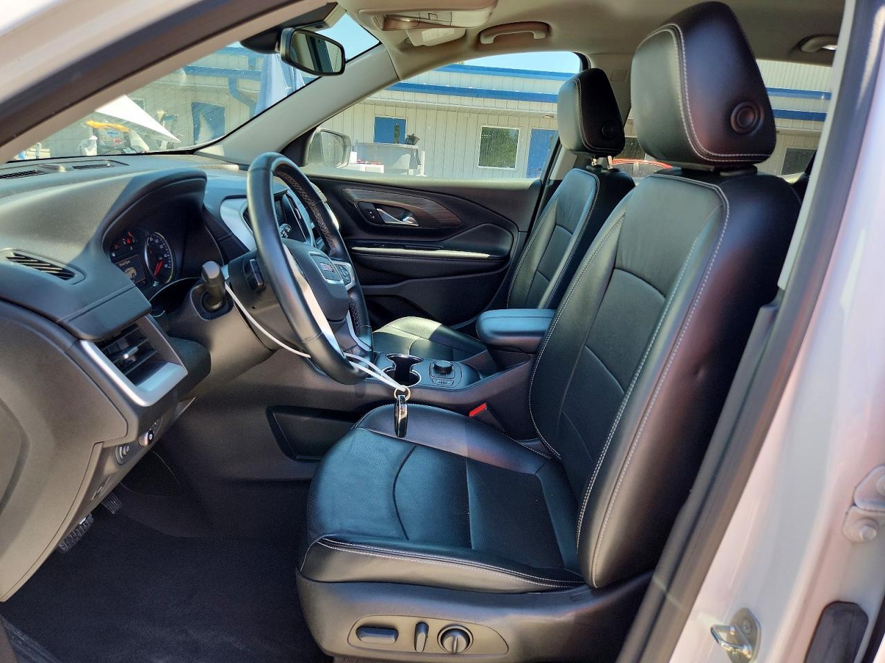 2023 GMC Terrain - Image 7