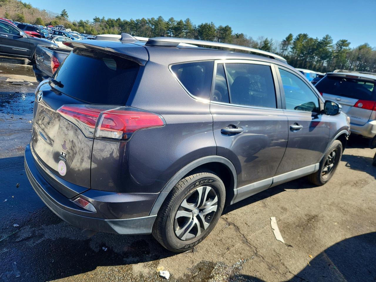 2017 Toyota Rav4 Le - Image 3
