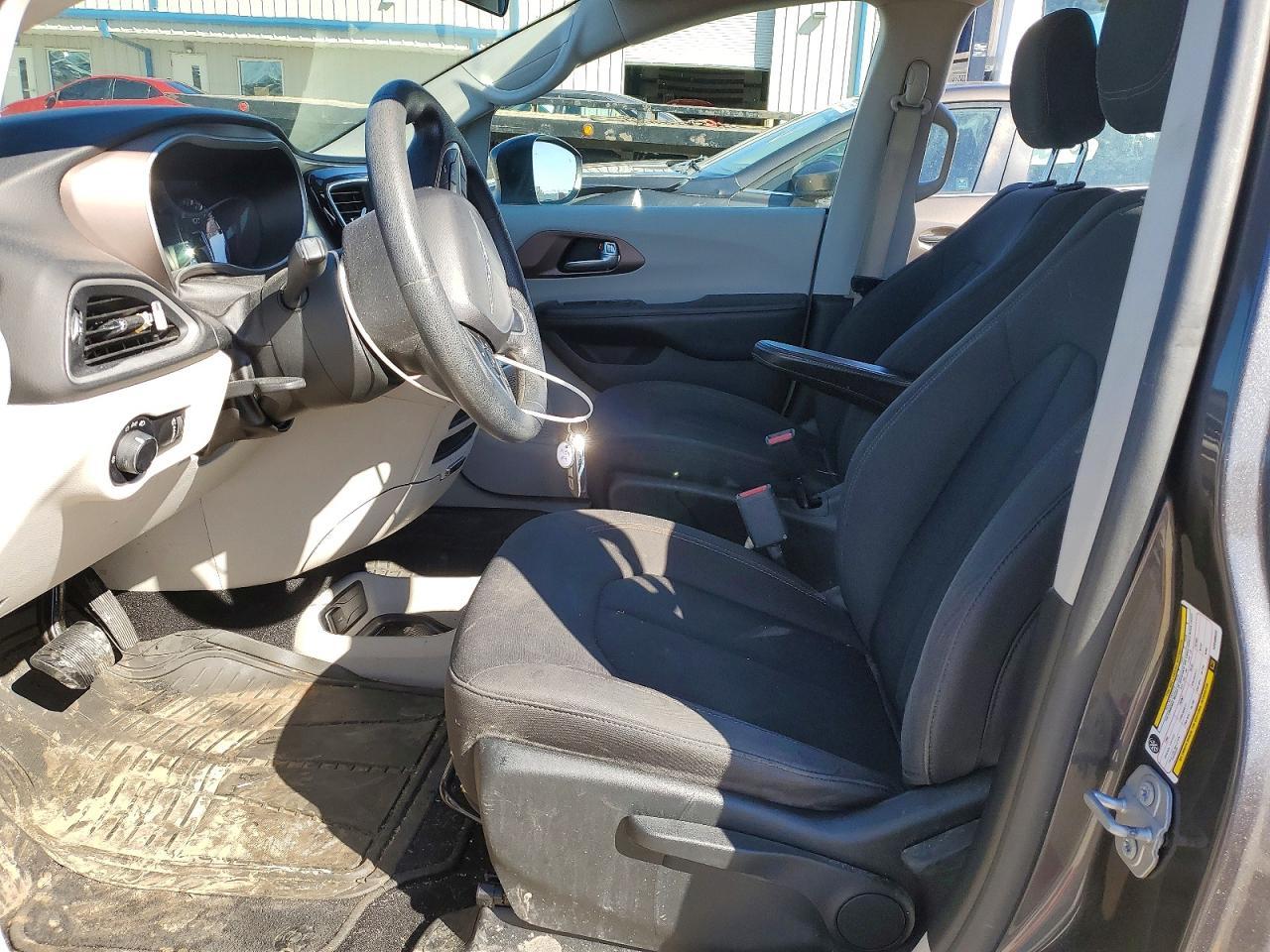 2019 Chrysler Pacifica L - Image 7