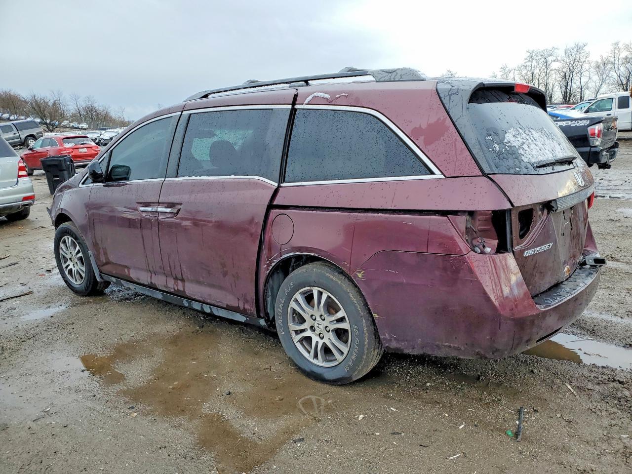 2011 Honda Odyssey - Фото 2