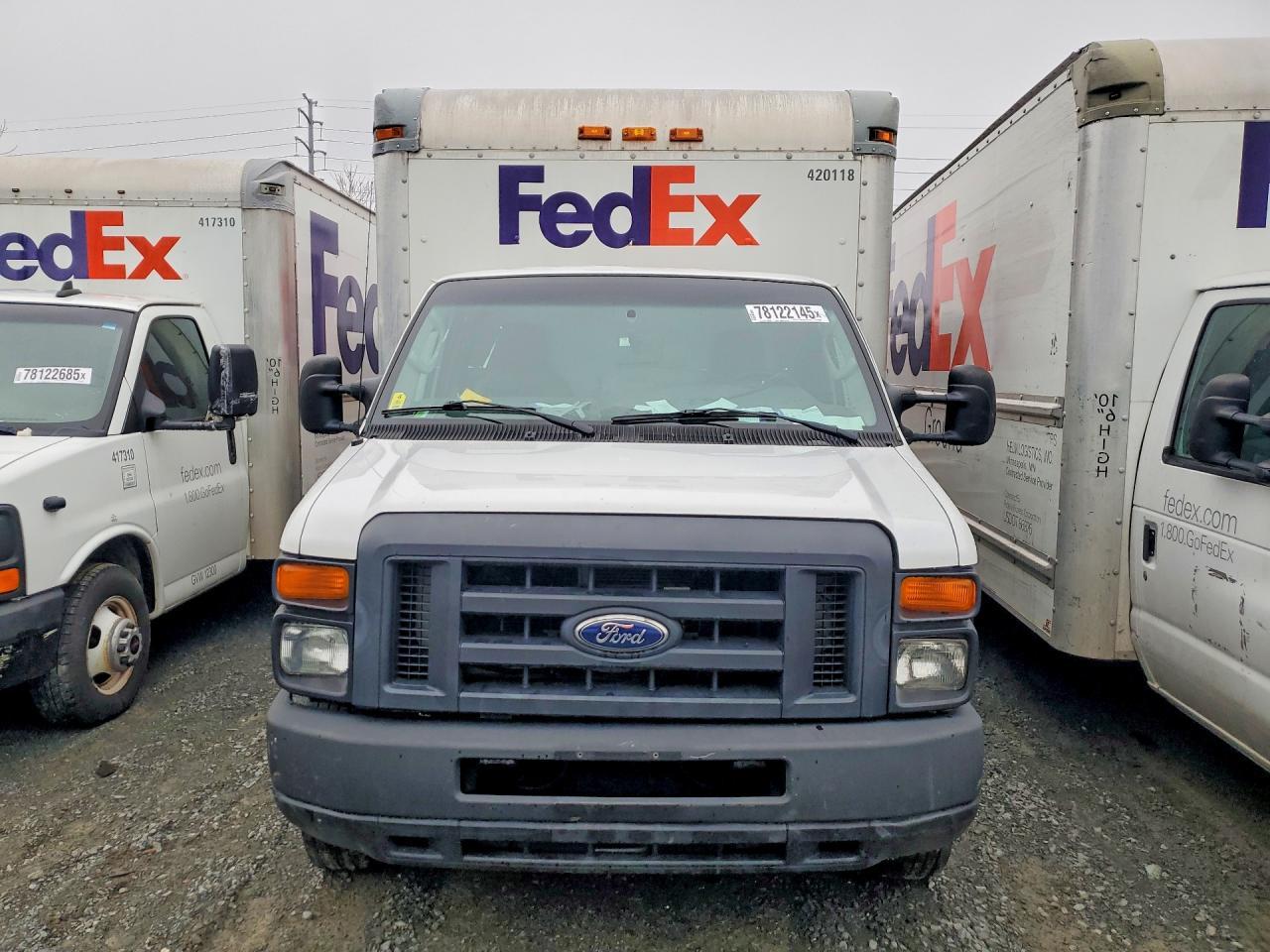2014 Ford E350 Box Truck - Фото 5