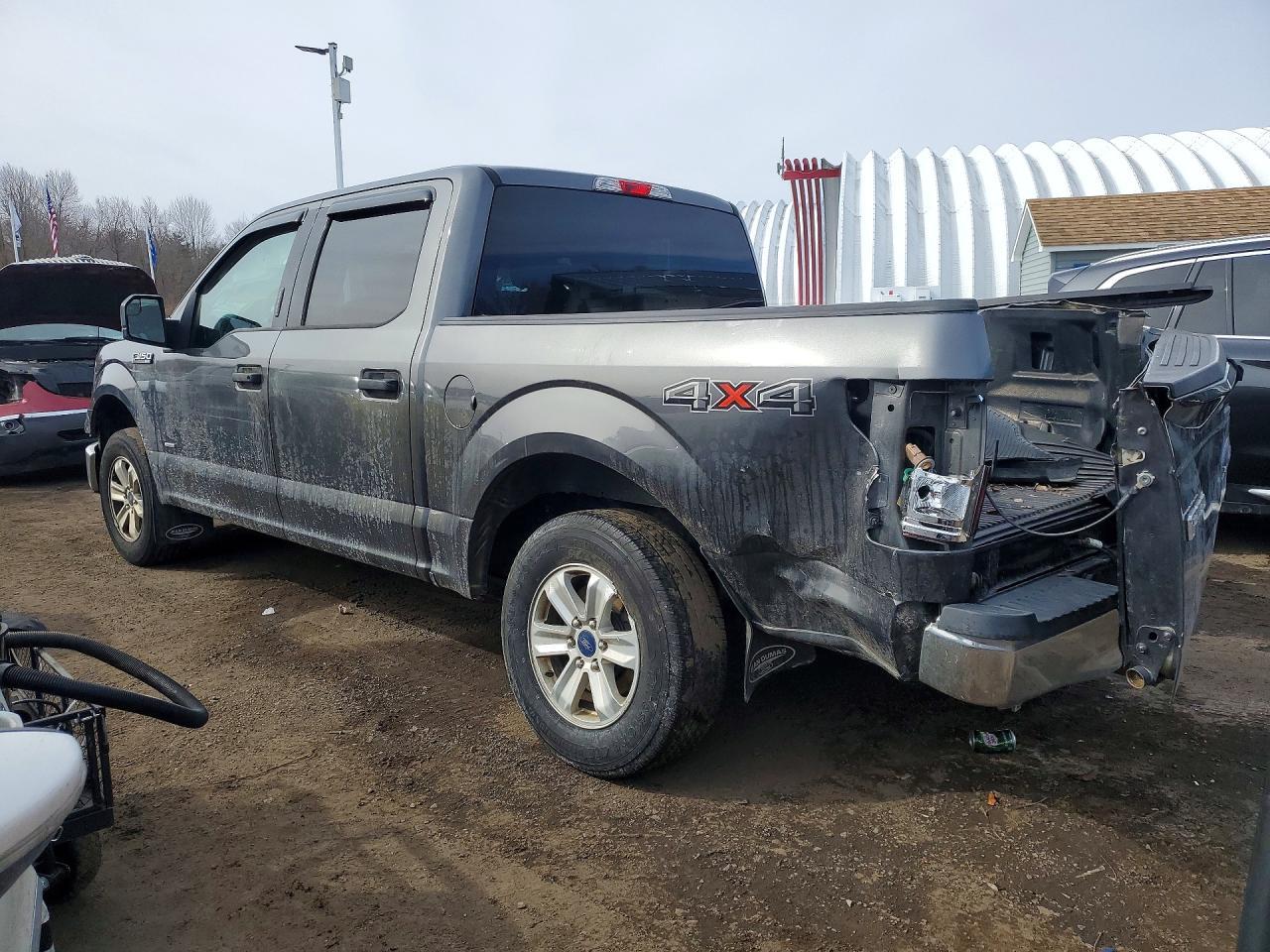 2017 Ford F150 Supercrew - Фото 2
