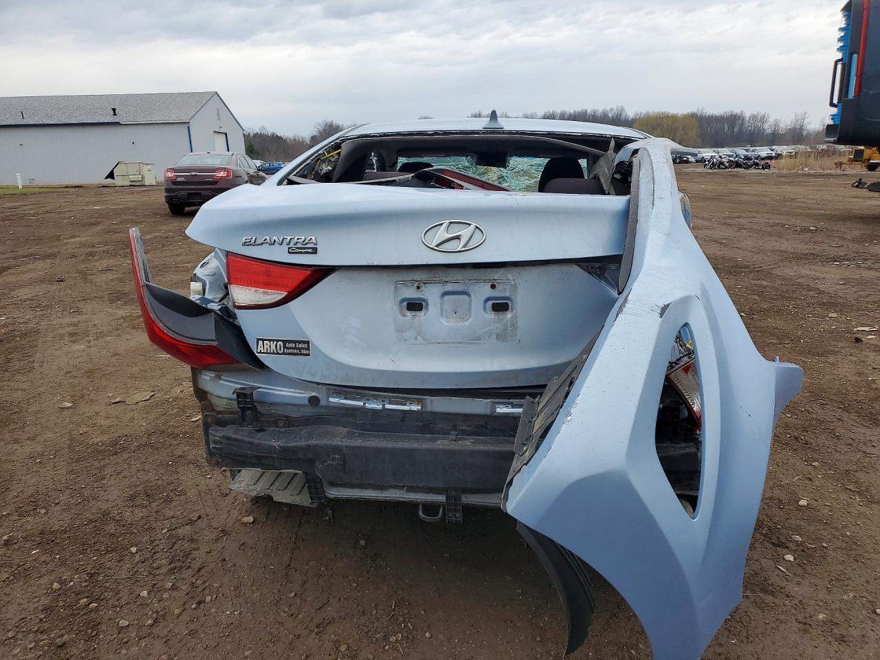 2013 Hyundai Elantra - Image 6