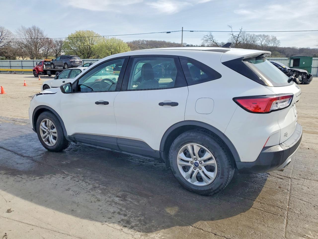 2022 Ford Escape S - Фото 2