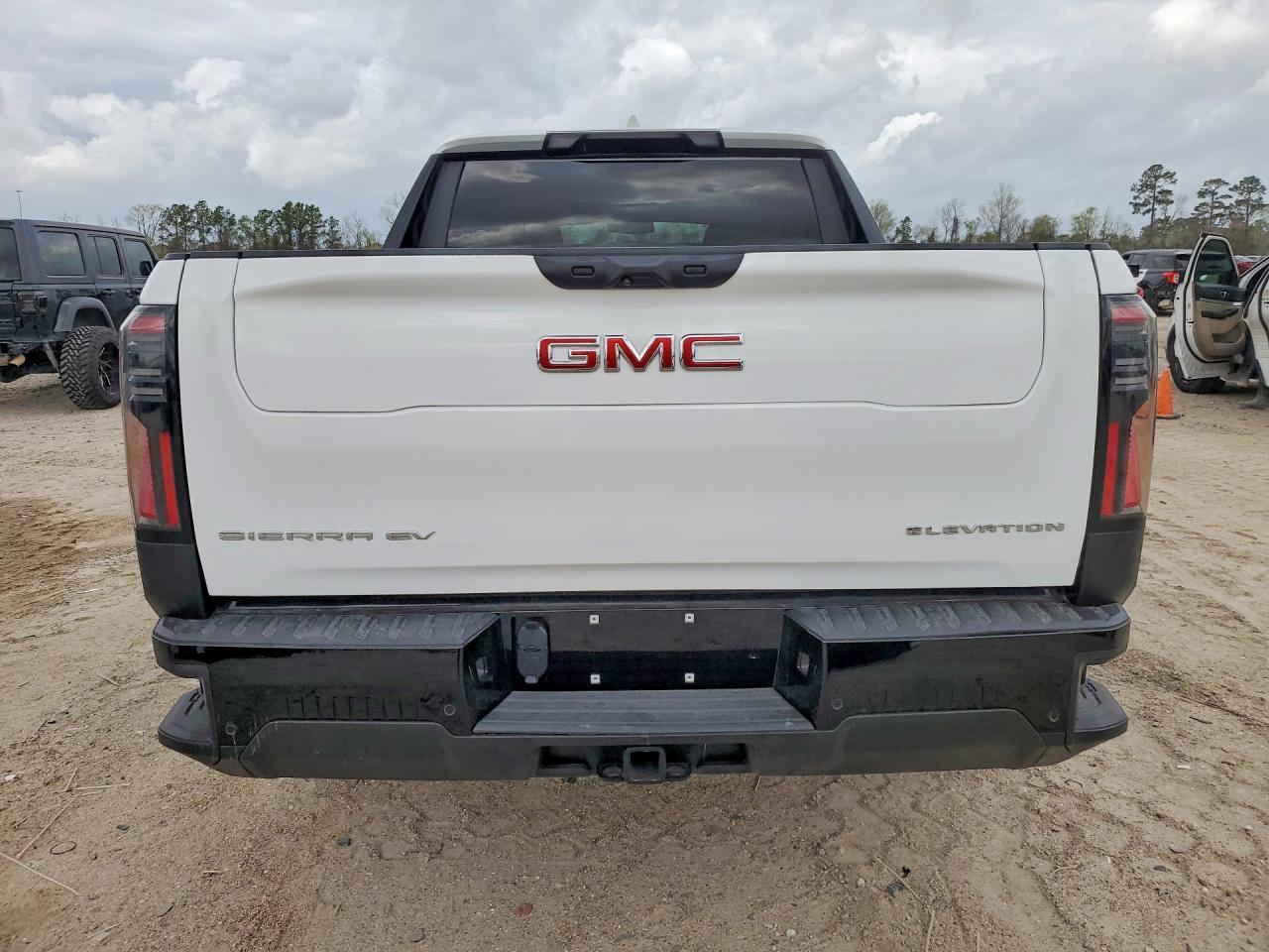 2026 GMC Sierra Elevation - Фото 6