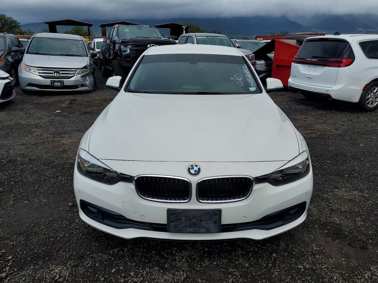2017 BMW 320 I - Фото 5