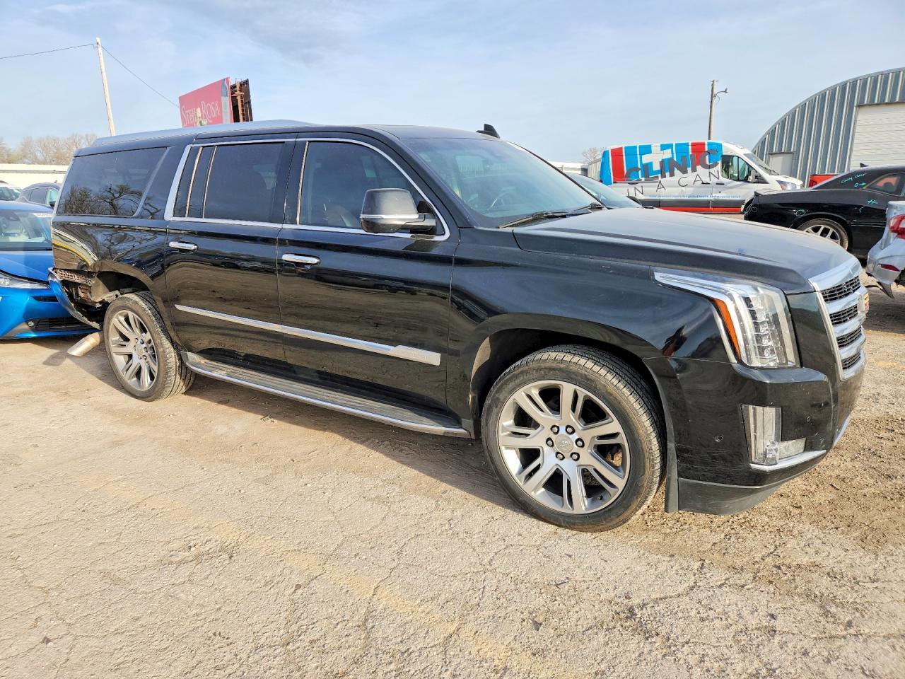 2017 Cadillac Escalade Esv Luxury - Image 4