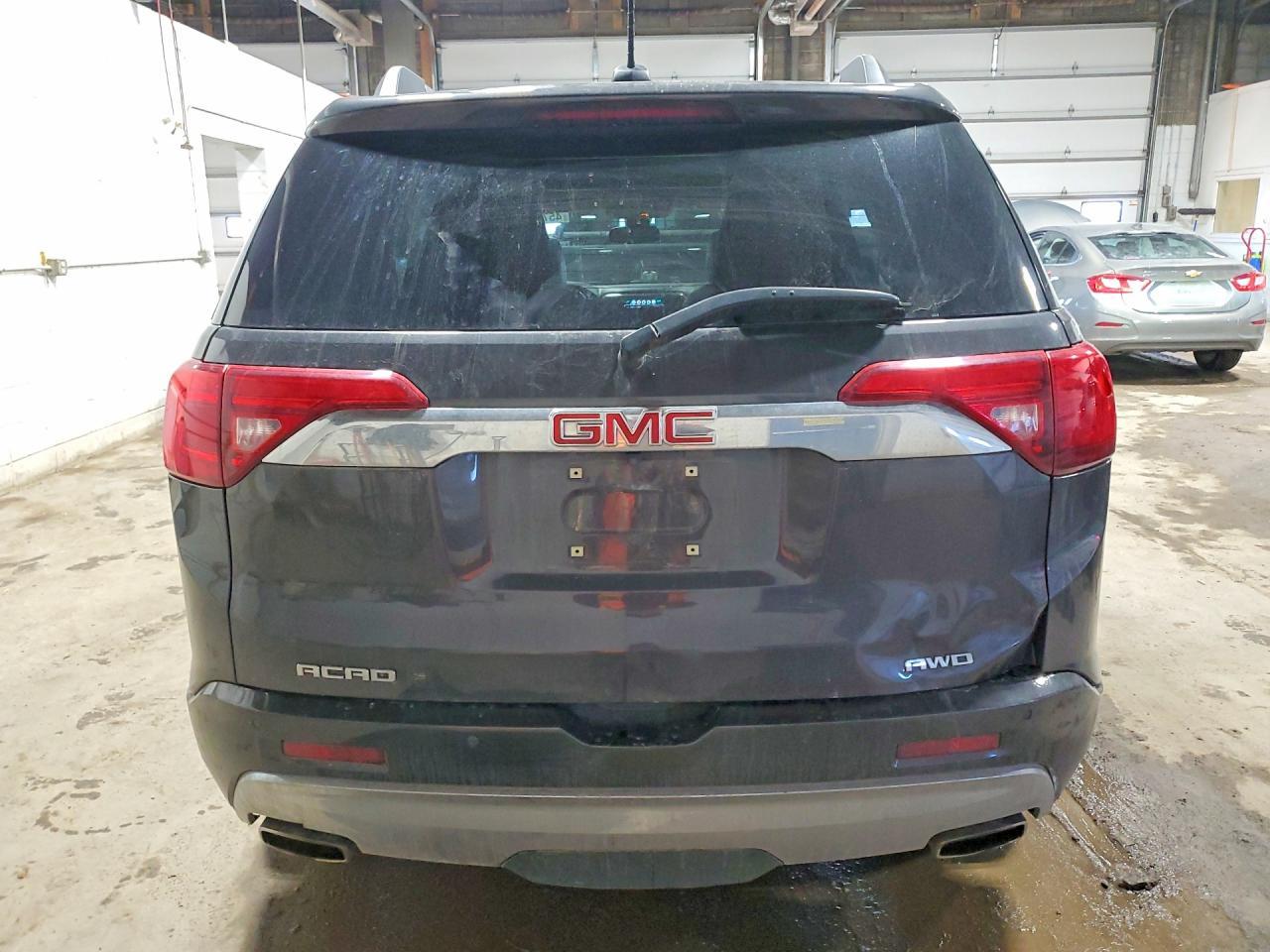 2017 GMC Acadia Denali - Фото 6
