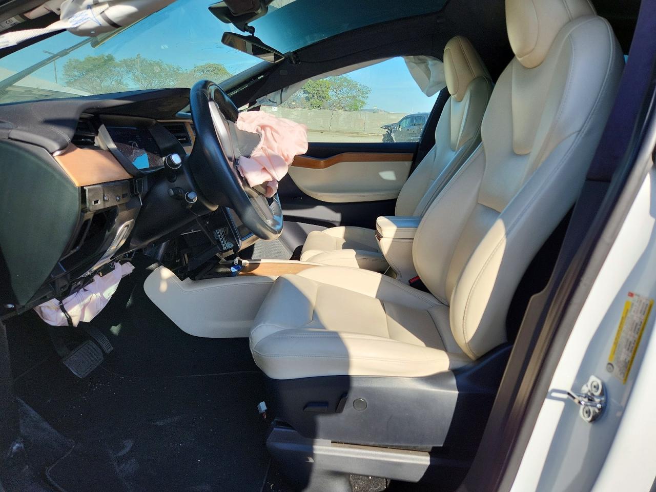 2020 Tesla Model X - Image 7