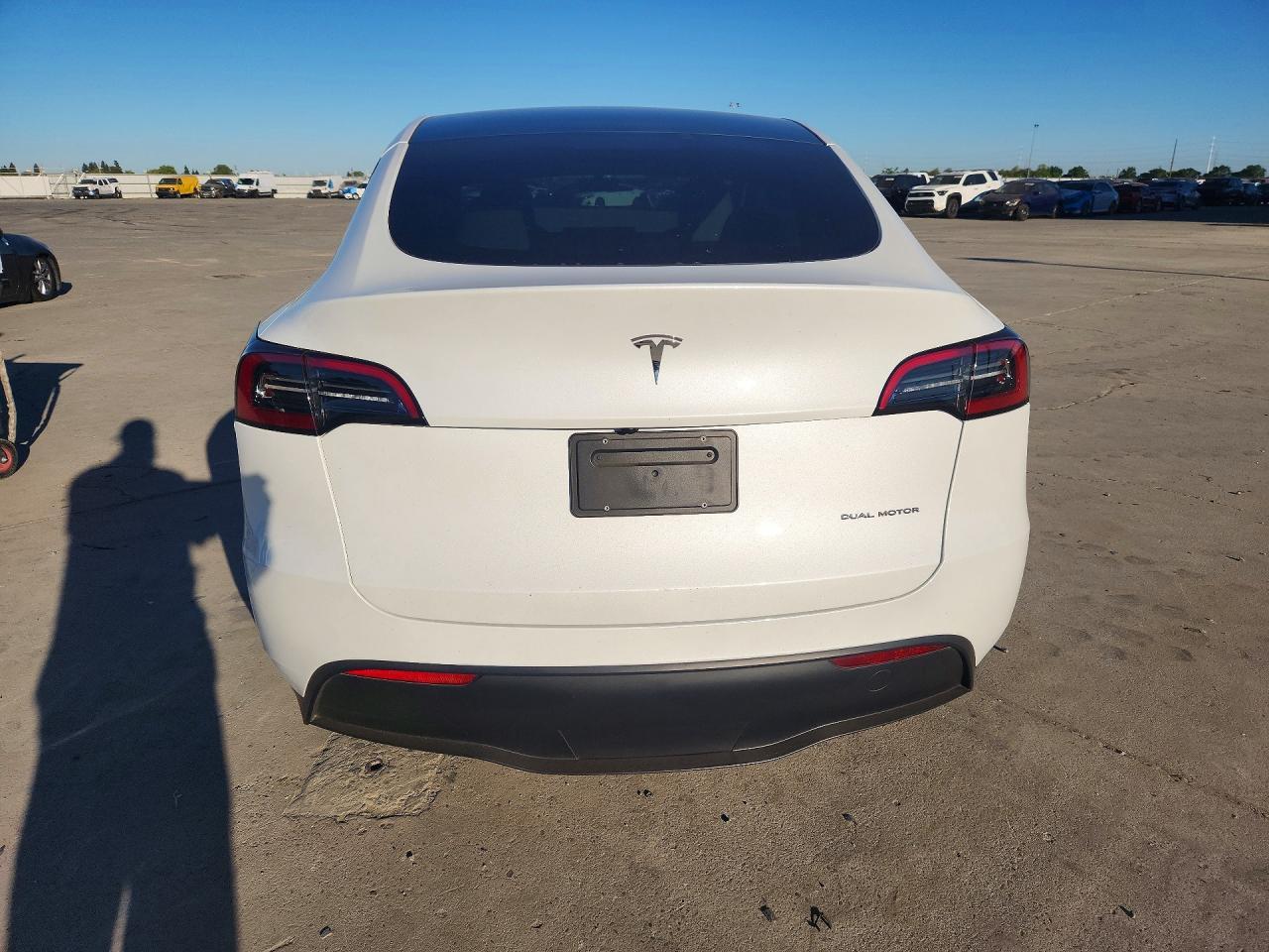 2024 Tesla Model Y - Фото 6
