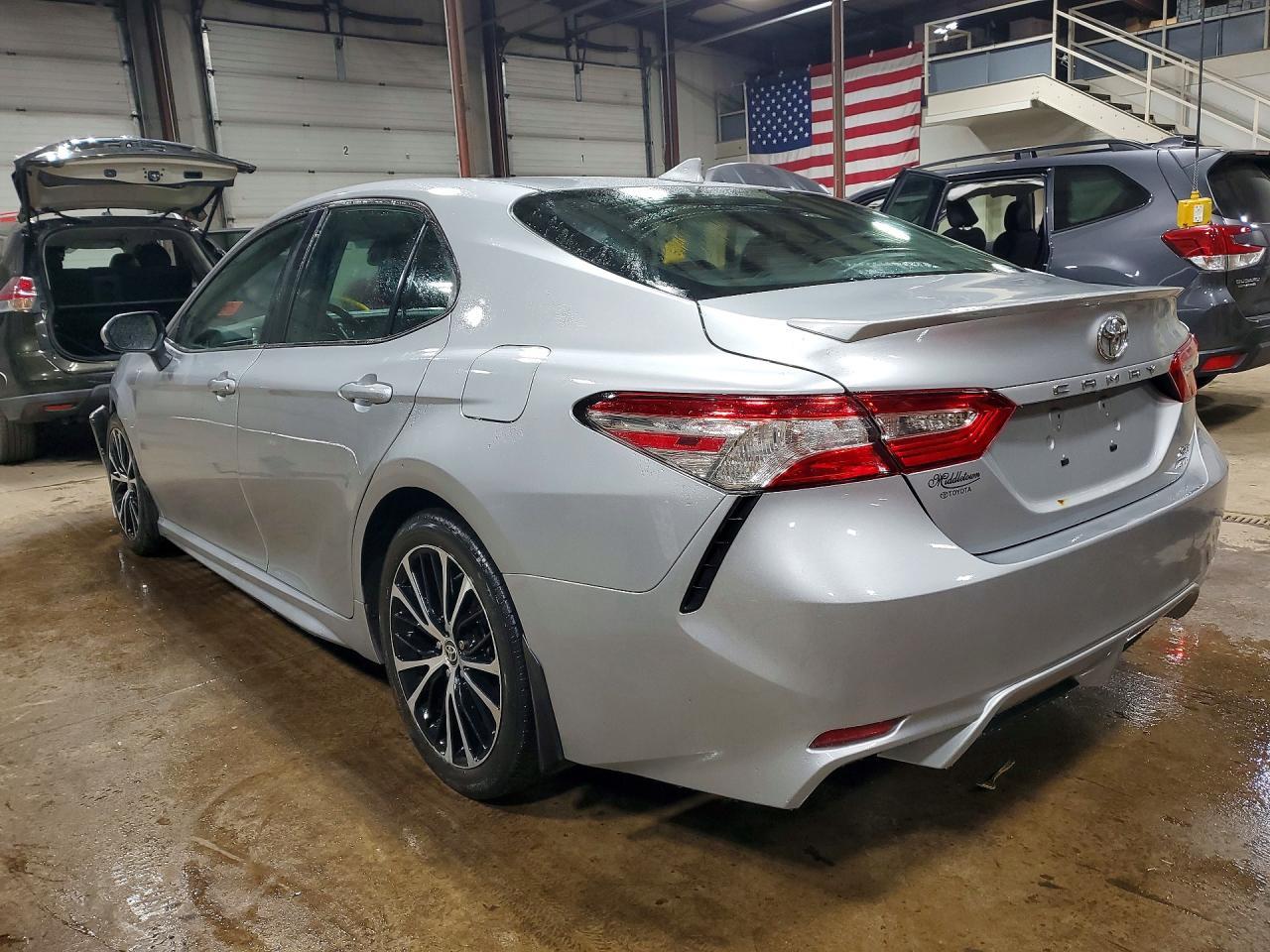 2020 Toyota Camry Se - Image 2