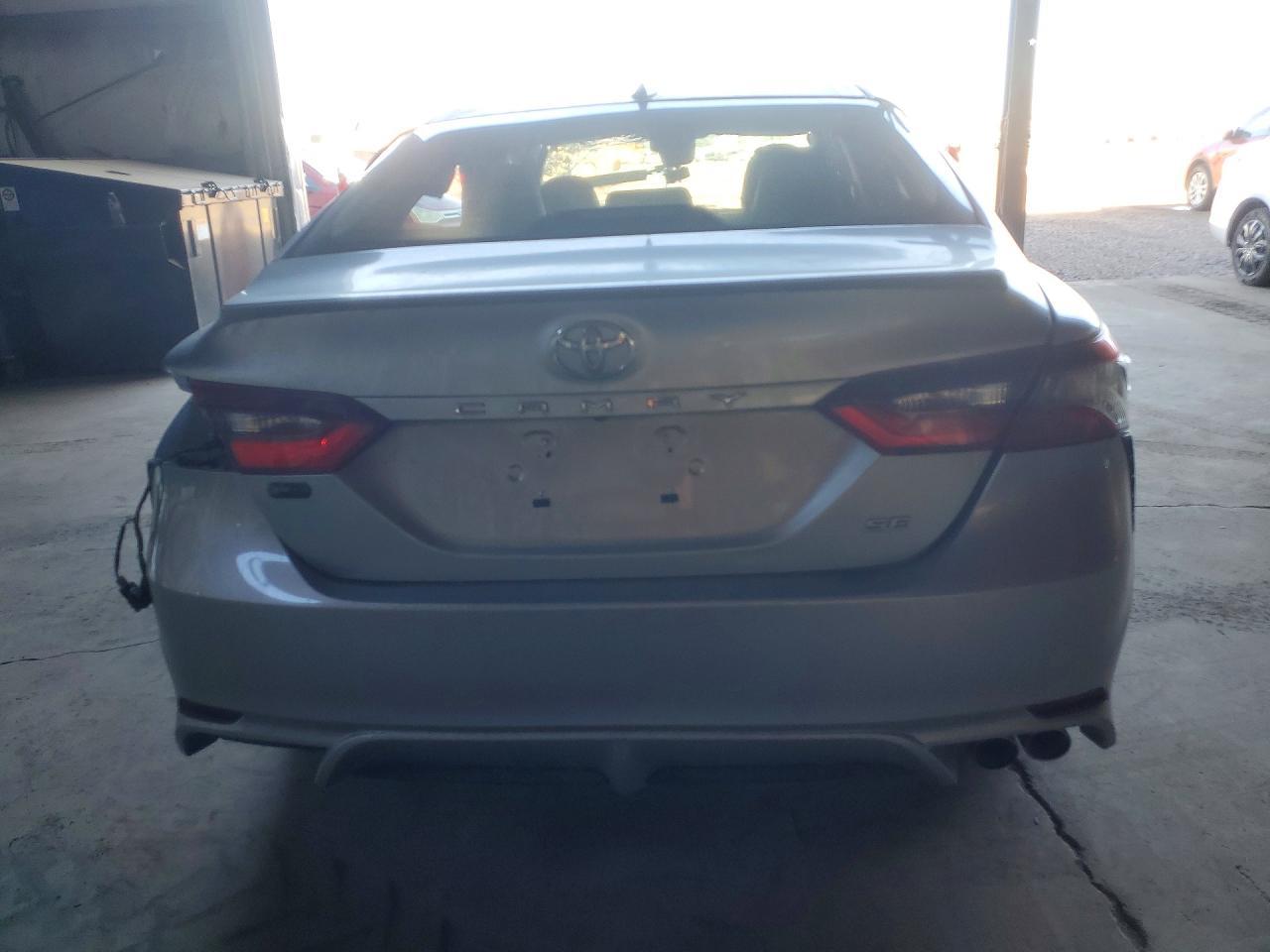 2022 Toyota Camry Se - Фото 6