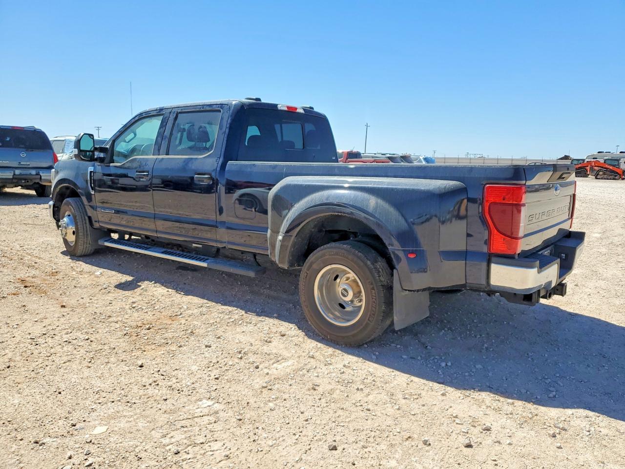2022 Ford F350 Super Duty - Фото 2
