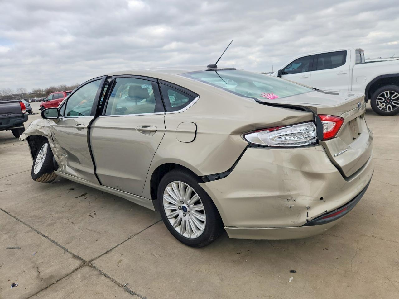 2015 Ford Fusion Se Hybrid - Фото 2