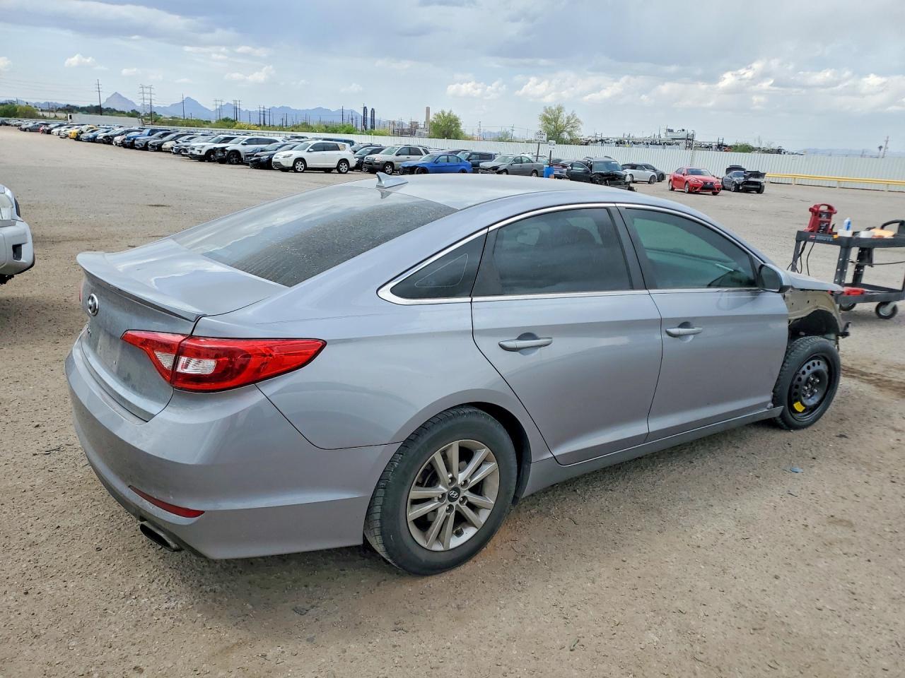 2017 Hyundai Sonata Se - Фото 3
