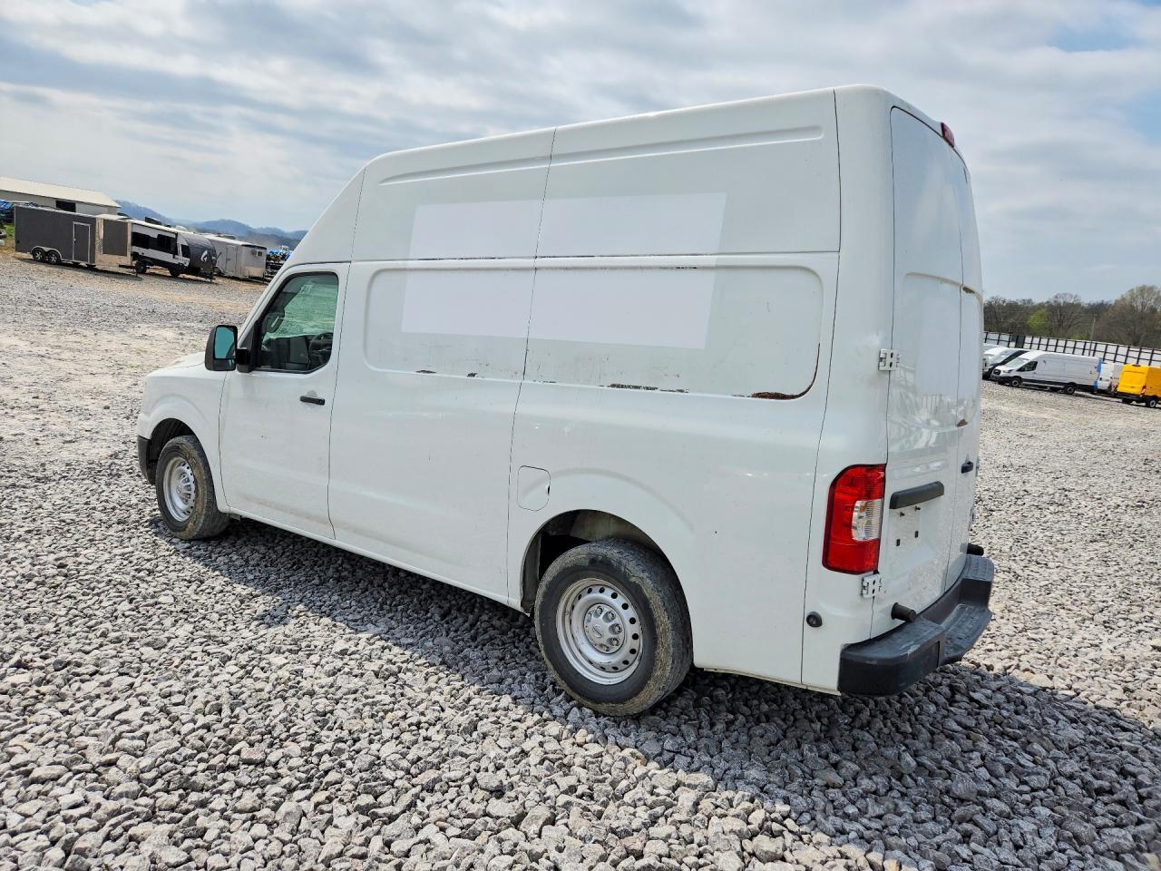 2014 Nissan Nv 2500 Hd S Cargo ** R & D * Cln Title * Pri Fleet ** - Image 2