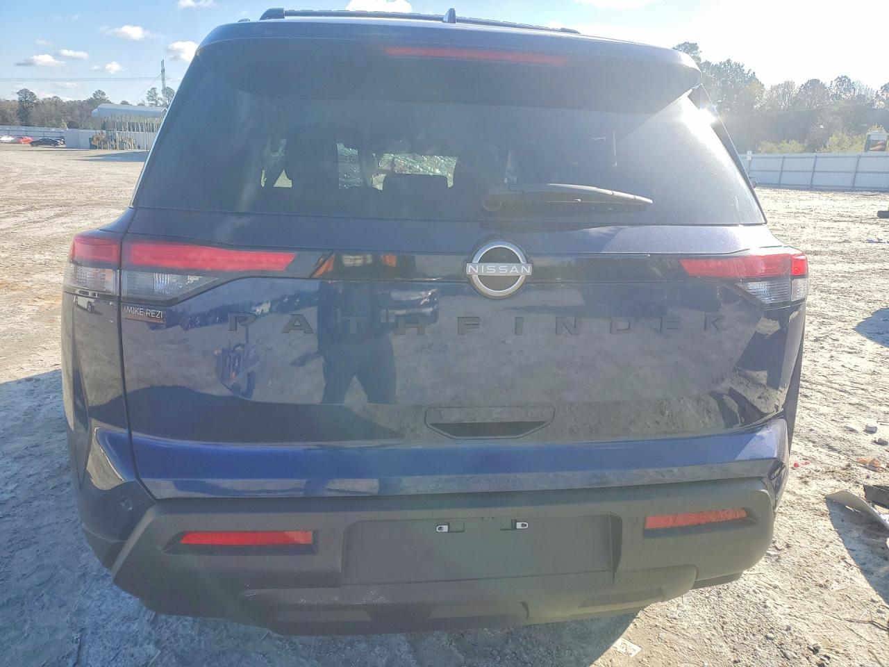 2025 Nissan Pathfinder Sv - Image 6