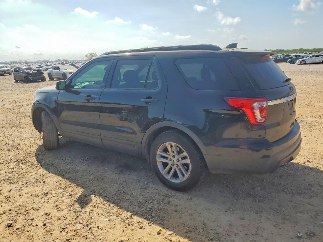 2017 Ford Explore - Image 2