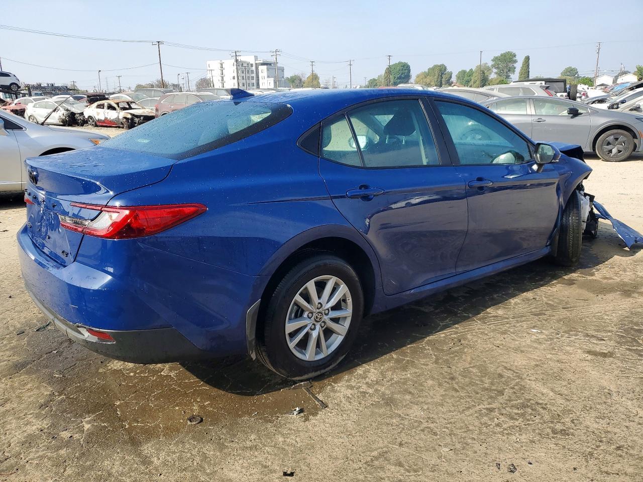 2026 Toyota Camry Le - Фото 3