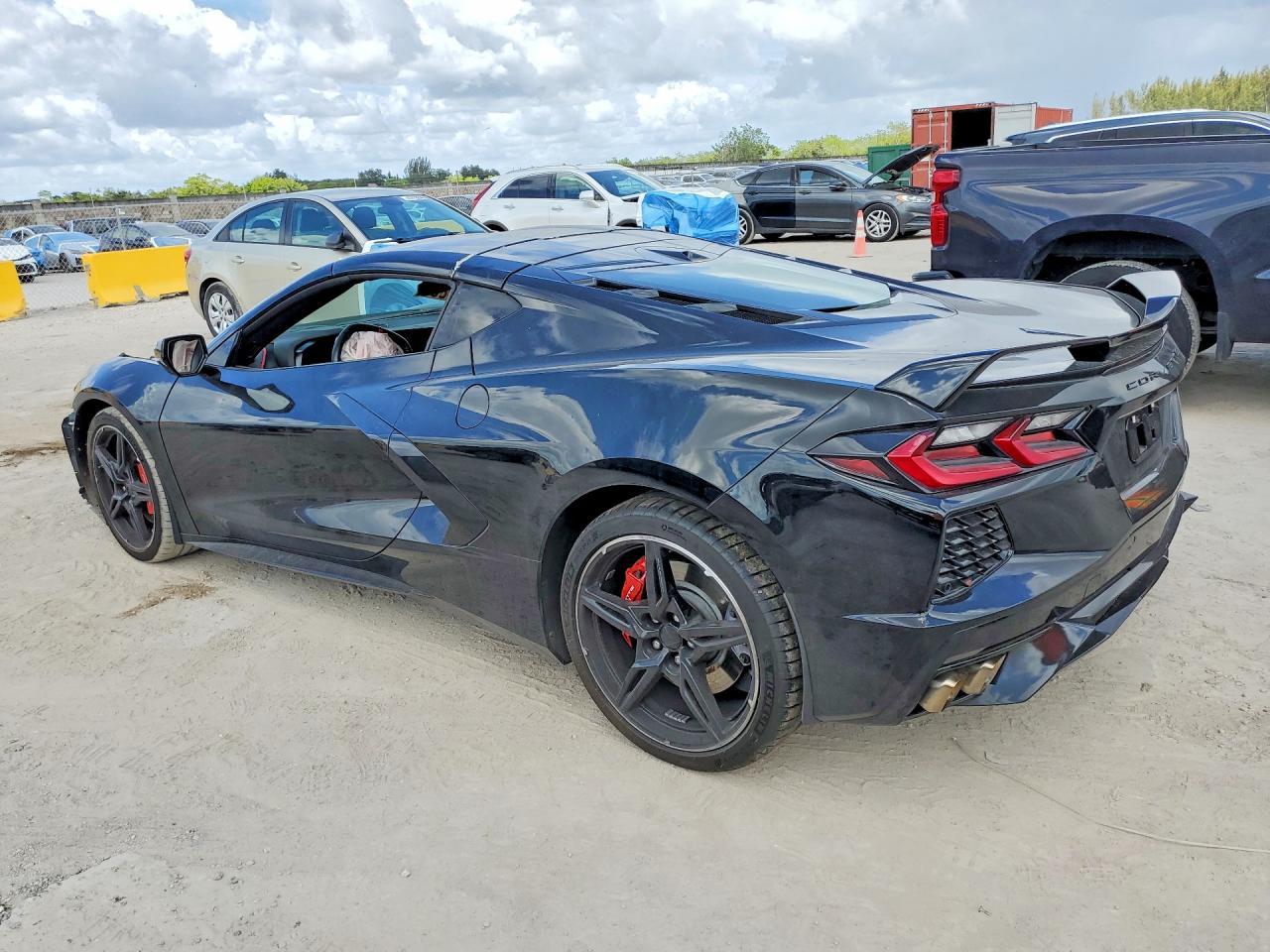 2023 Chevrolet Corvette Stingray 2Lt - Фото 2