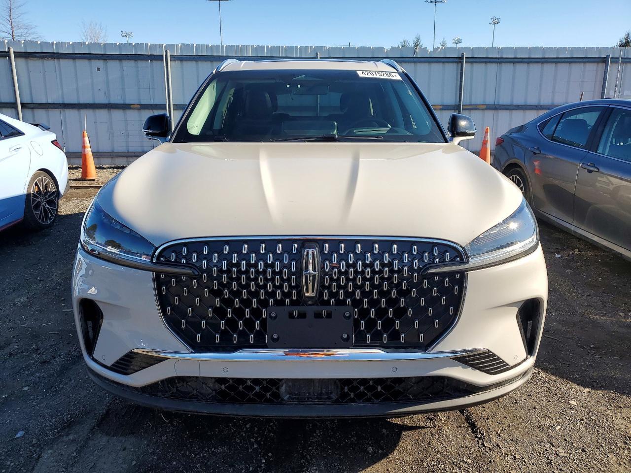 2025 Lincoln Aviator - Image 5