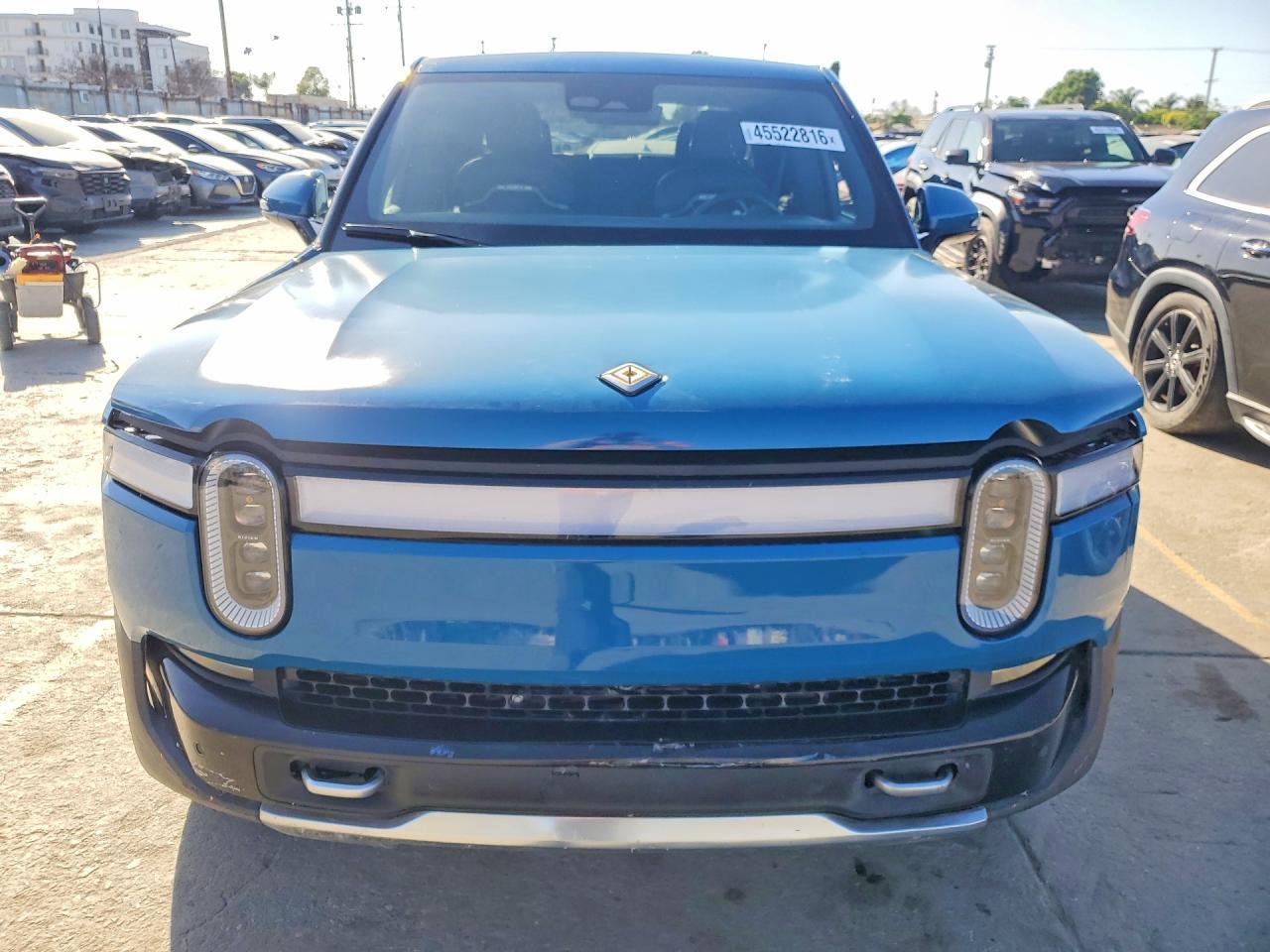 2025 Rivian R1T Adventure - Image 5