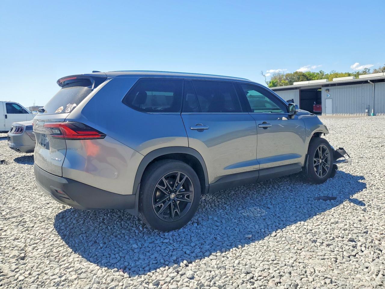2025 Toyota Grand Highlander Platinum - Фото 3