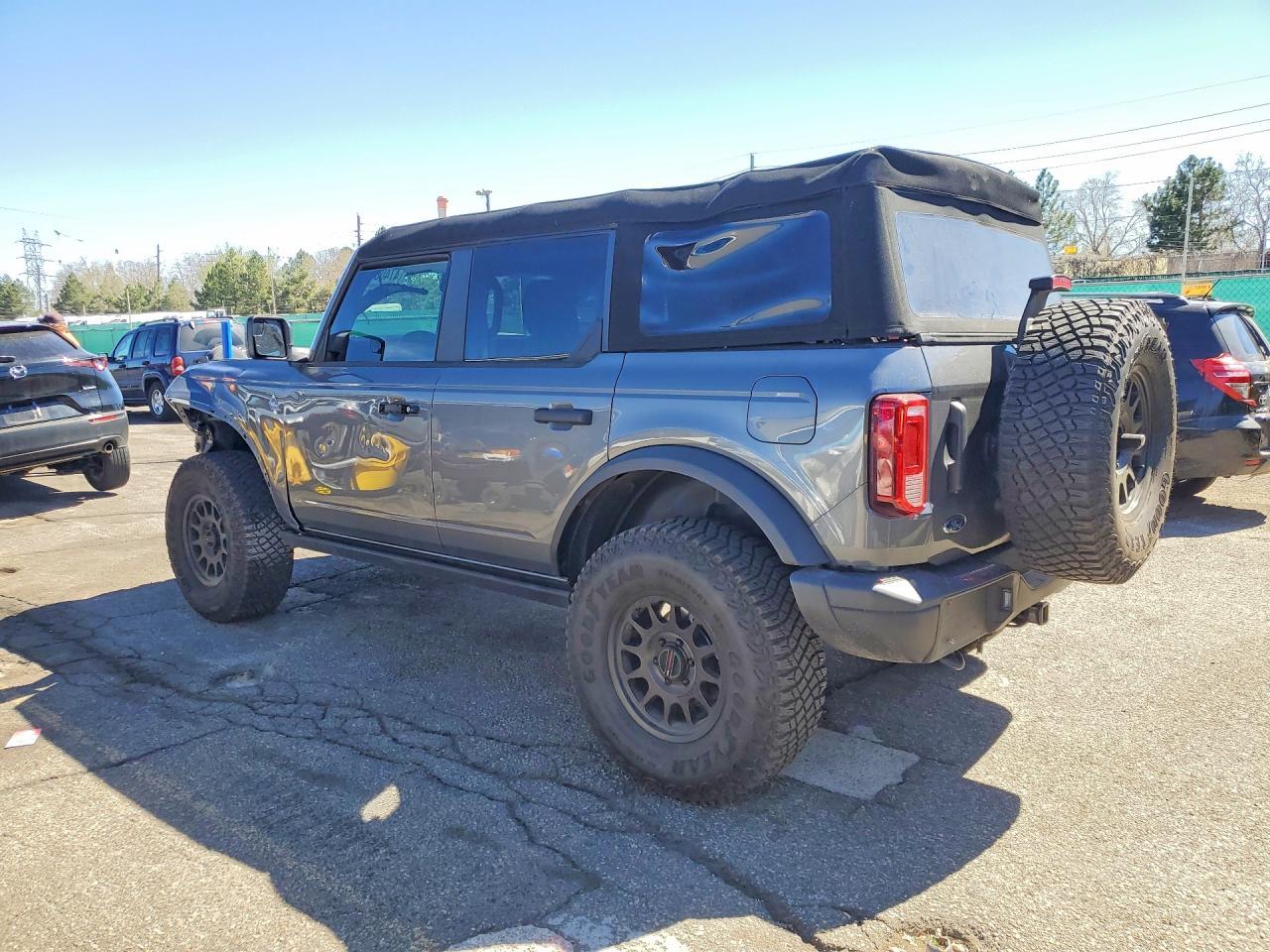 2024 Ford Bronco Black Diamond - Image 2