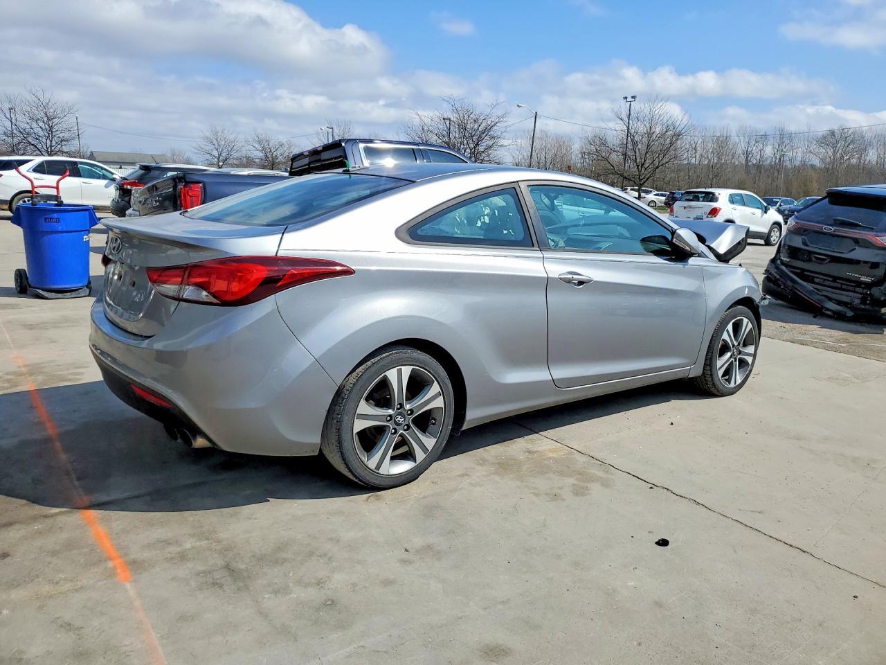 2014 Hyundai Elantra Coupe Base - Image 3