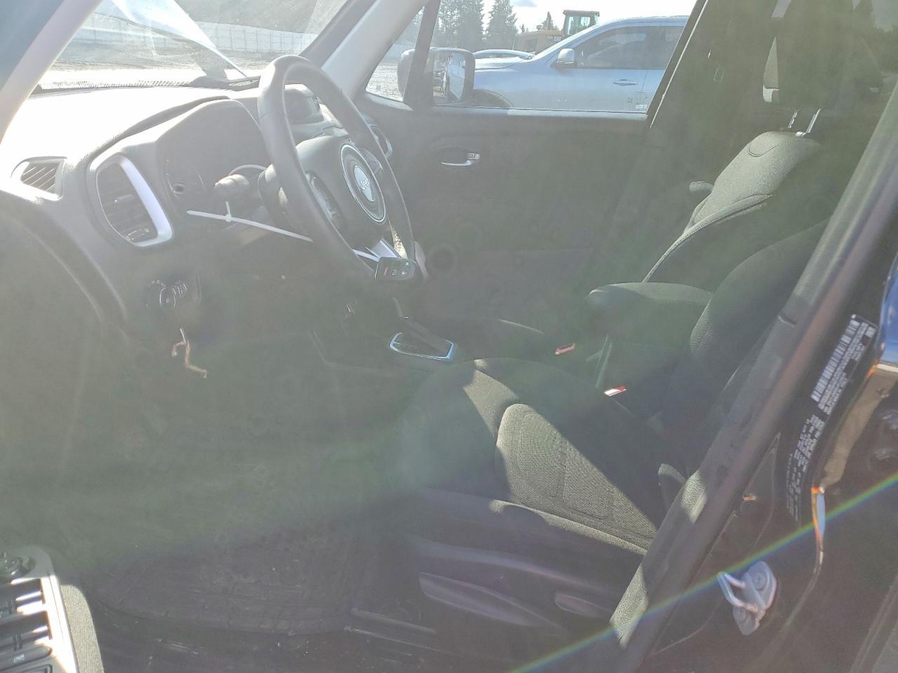 2018 Jeep Renegade - Image 7