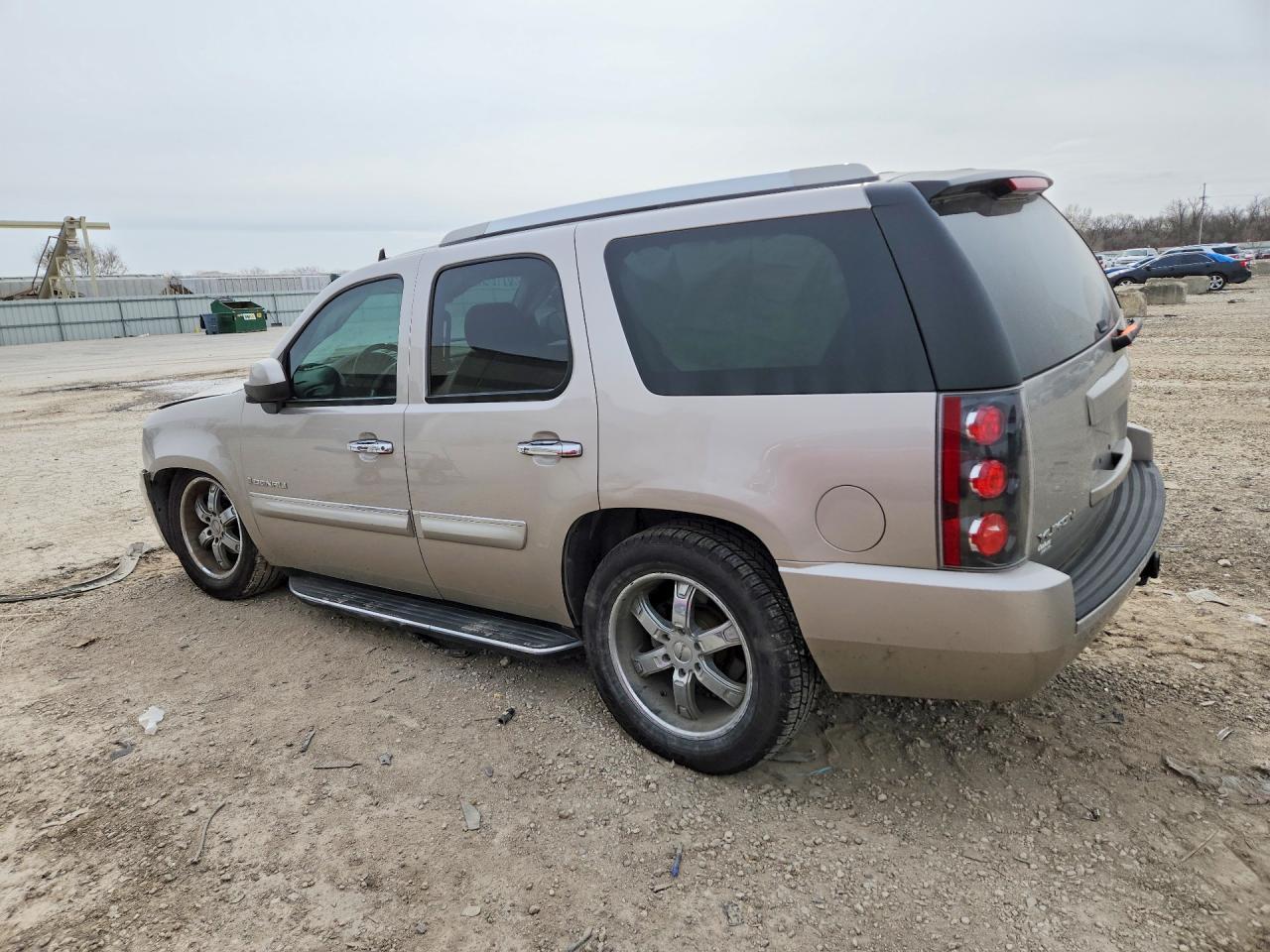 2007 GMC Yukon Denali - Фото 2