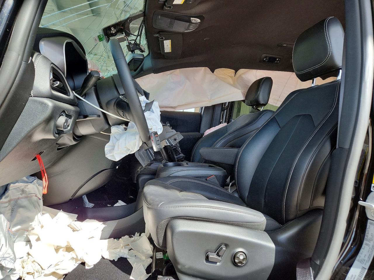 2026 Chrysler Pacifica Select - Image 7