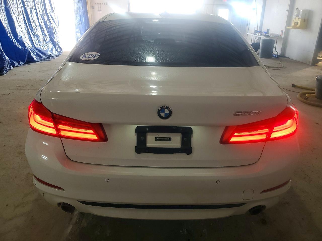 2019 BMW 530 I - Фото 6