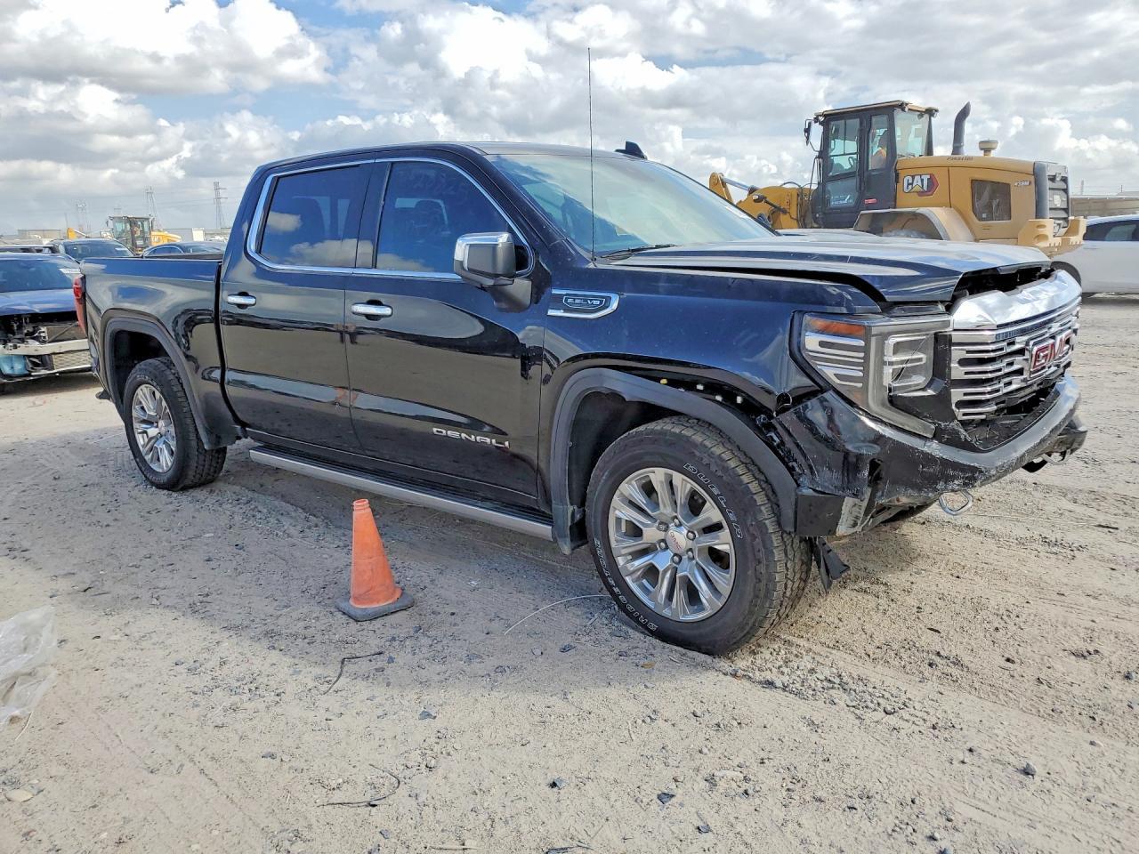 2022 GMC Sierra K1500 Denali - Image 4
