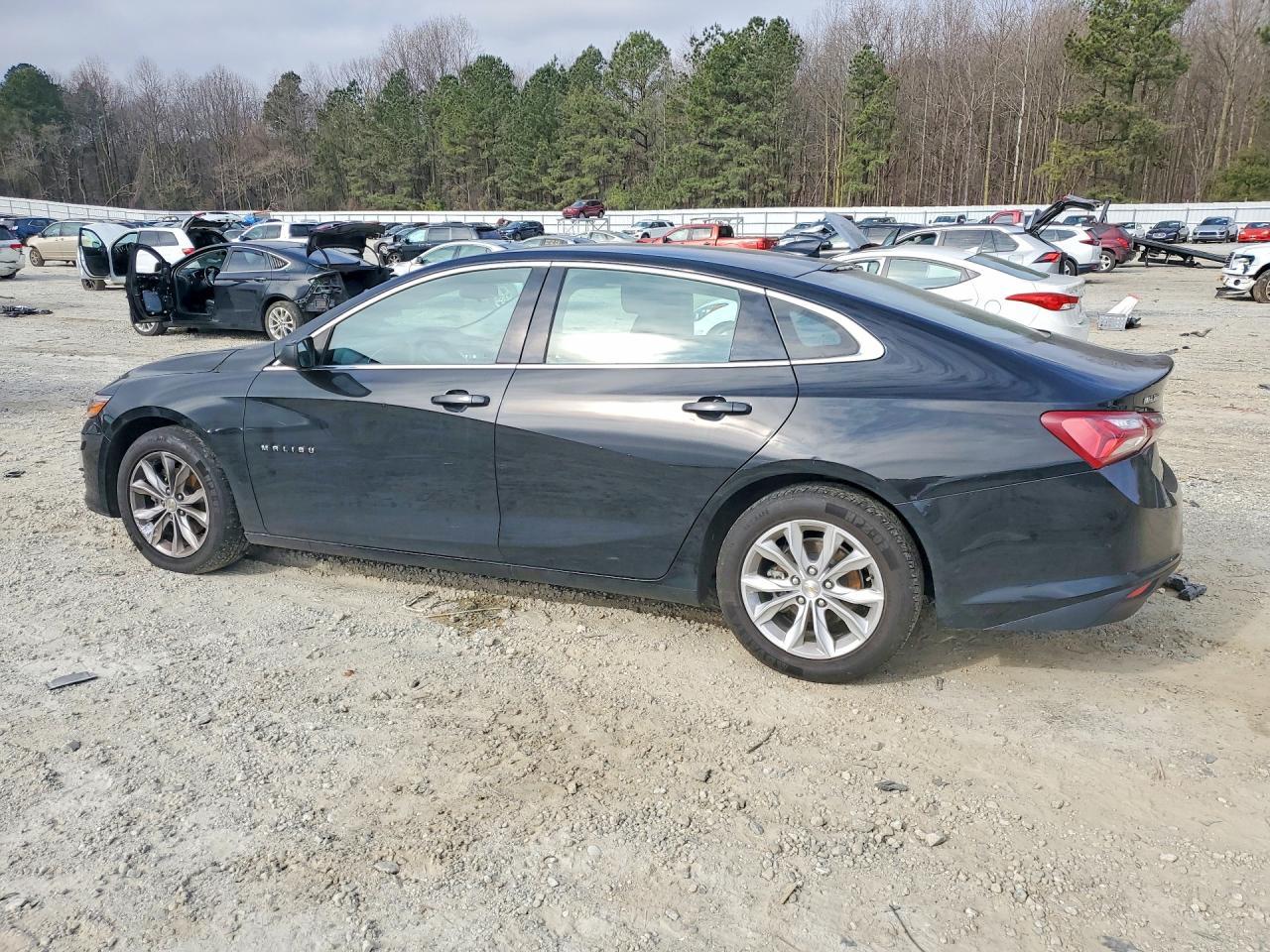 2022 Chevrolet Malibu Lt - Фото 2