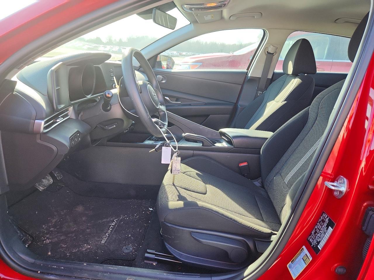 2023 Hyundai Elantra Se - Фото 7