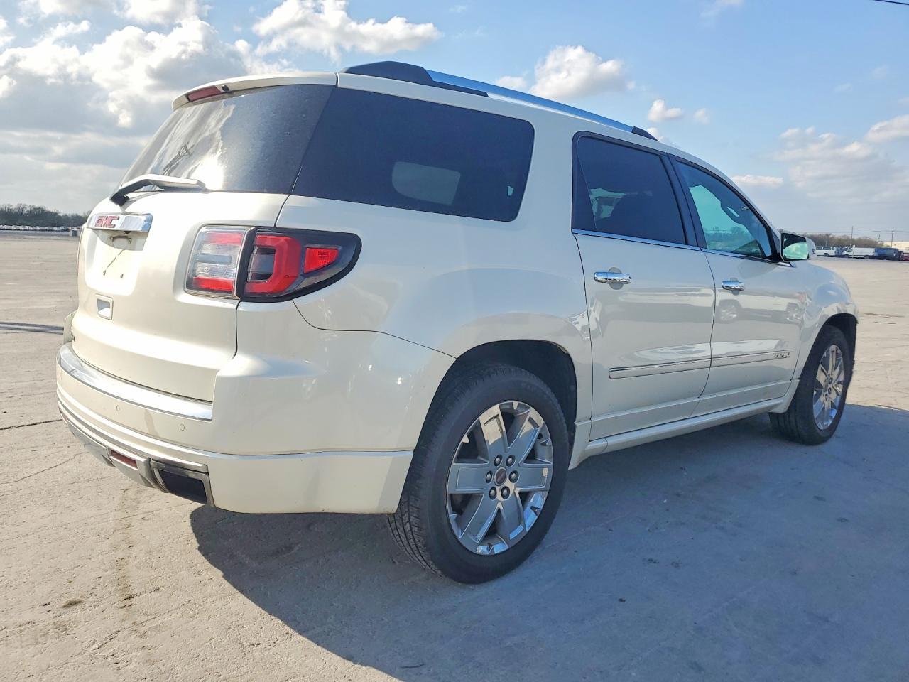 2013 GMC Acadia Denali - Image 3