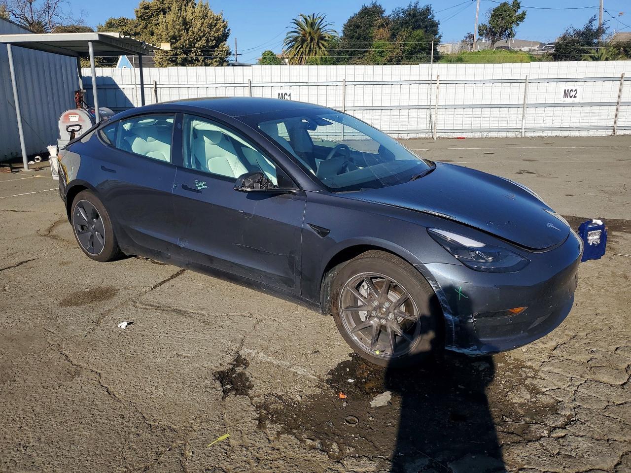 2021 Tesla 3 - Фото 4